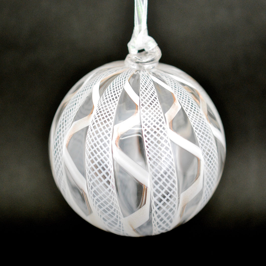 Filigree Ribbon Glass Ball White, Aventurine gold